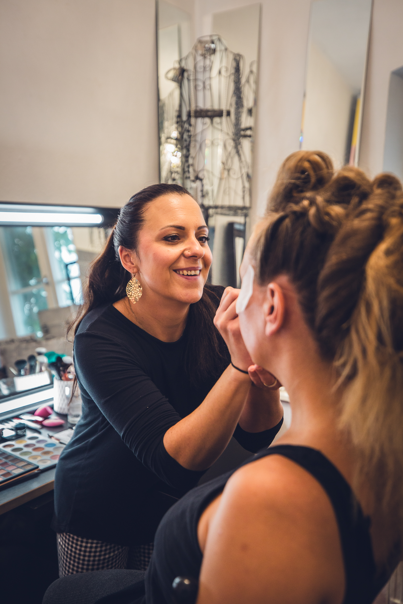 Nicole – Visagistin und Stylistin